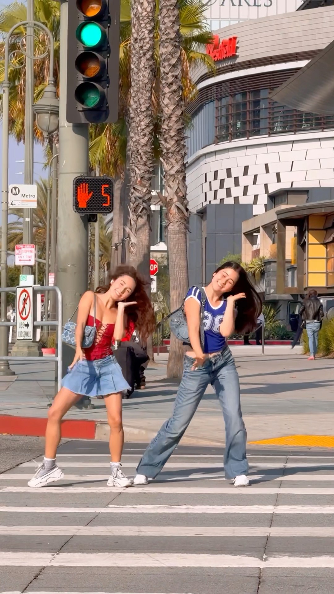 Dancing in public with @SofiManassyan \u0026 @AndraGoganRo ? #Dance #Touch #andragogan